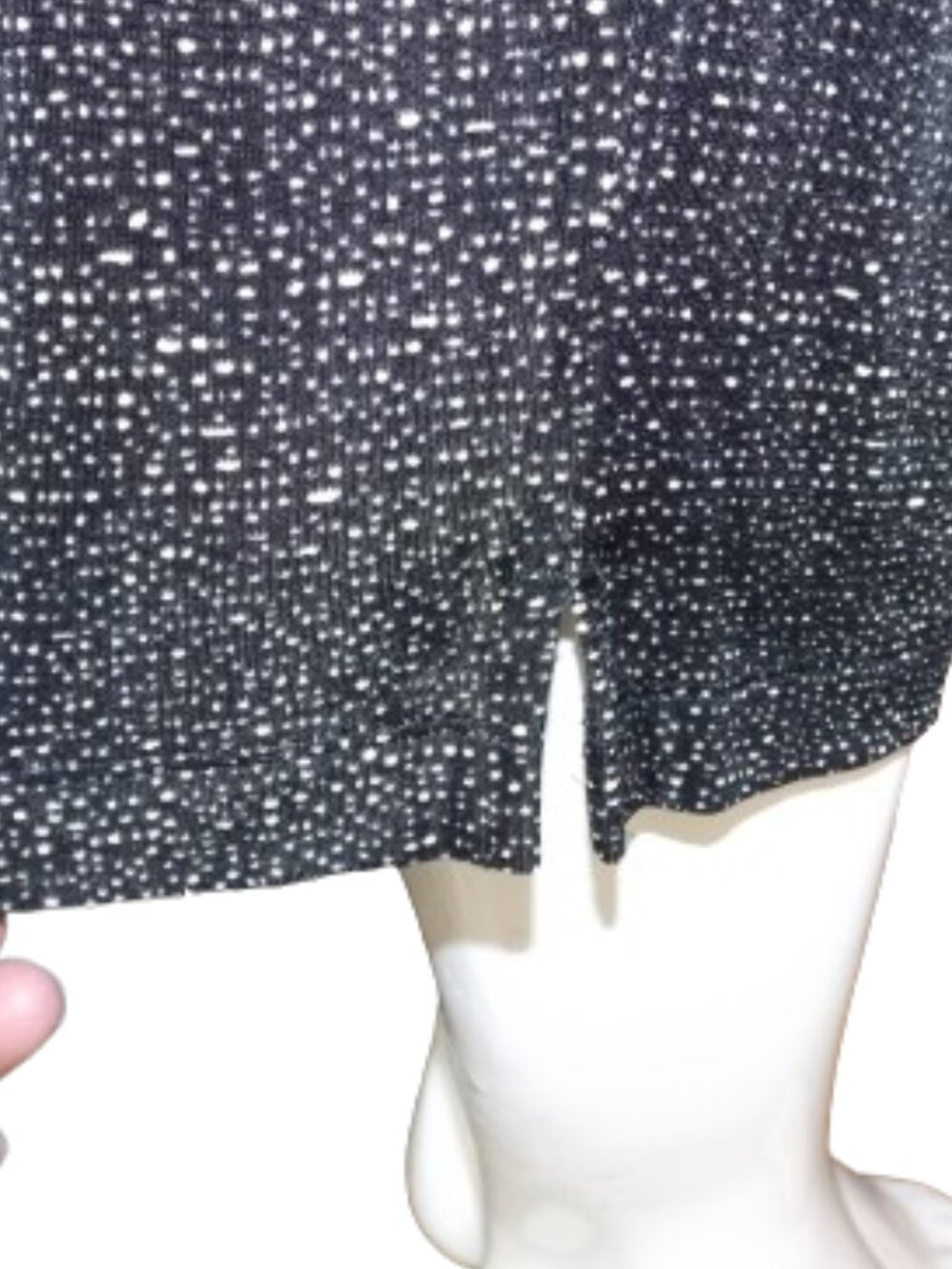 CHICO'S TRAVELERS Crop Pants, 1/M, Black/Off-white Geo print, Capri, Stretchy - Picture 7 of 11